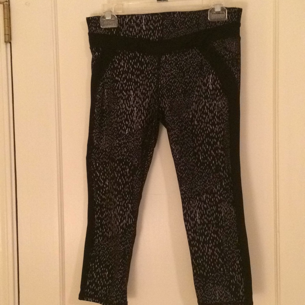 Fabletics cropped leggings workout wear.